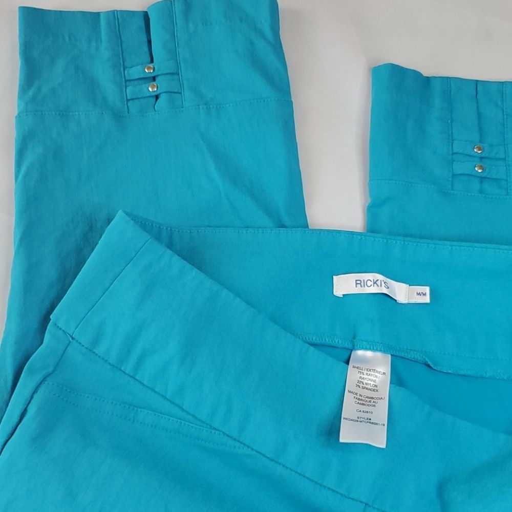 Ricki's Women's Capri's - Picture 4 of 4